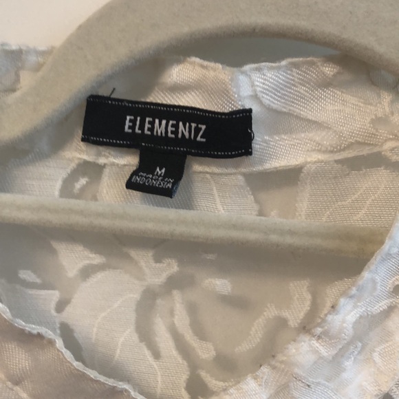 Lace detail button up shirt in women’s M - Picture 2 of 3